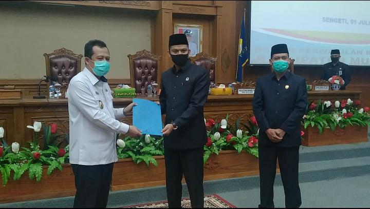 Wabub BBS serahkan dokumen Ranperda pertanggungjawaban pelaksanaan APBD 2019