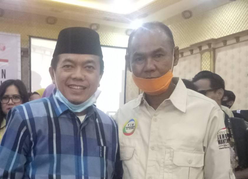 Korcam Sekernan Rozali berfoto bersama dengan Al Haris.