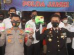 Kapolda Jambi, Irjen Pol Firman Shantyabudi didampingi Kapolres Muaro Jambi AKBP Ardiyanto, Sik saat memberikan keterangan pers di Polda Jambi.