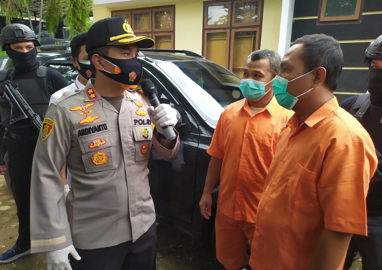Kapolres Muaro Jambi, AKBP Ardiyanto, Sik memberikan keterangan pers terkait penangkapan penggangkutan BBM Ilegal