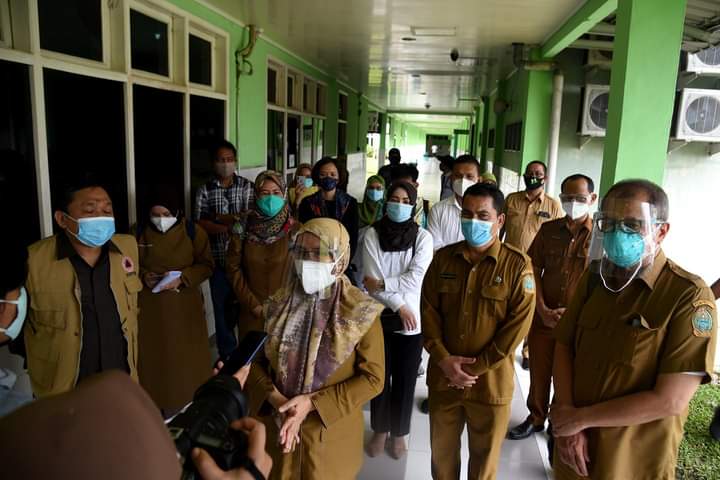 Sekretaris Daerah (Sekda) Provinsi Jambi, Sumut R Sabrina saat meninjau RS Haji Medan di Jalan Rumah Sakit Percut Sei Tuan Deli Serdang