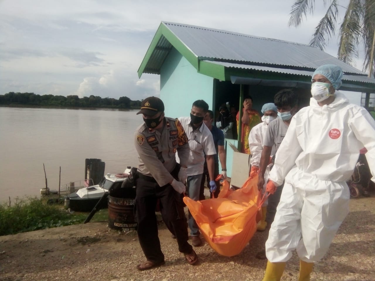 proses evakuasi korban Maurids.(Dok:Humas Polres Muaro Jambi)