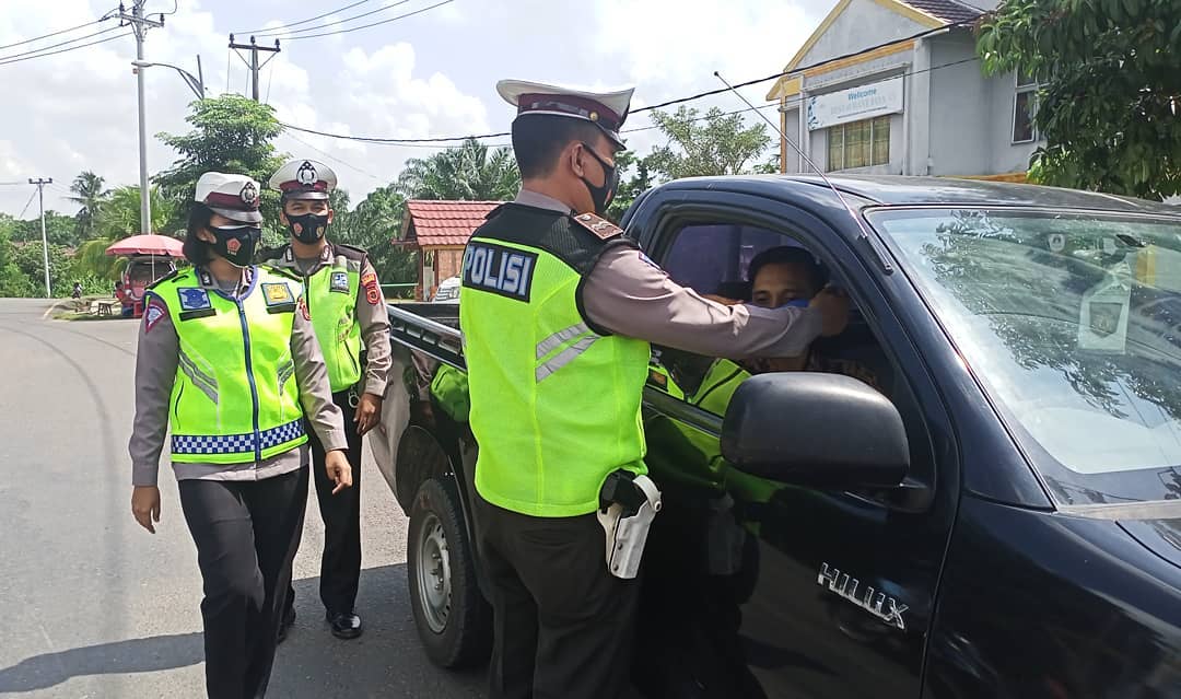 Tim Satgas Penanganan Covid-19 gelar razia masker.