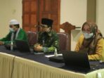 Ketua Masyarakat Ekonomi Syariah (MES) Provinsi Jambi, Prof. Dr. H. Su'aidi, M.A saat memimpin rapat pembentukan MES Cabang Tanjab Barat.(Foto:Bujangdek).