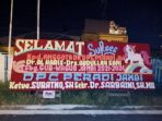 Papan ucapan selamat dari DPC Peradi Jambi atas kemenangan Haris - Sani