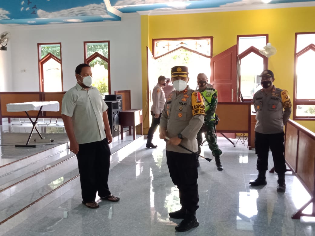 Kapolres Muaro Jambi, AKBP Ardiyanto saat memantau situasi kamtibmas di Sungai Bahar.