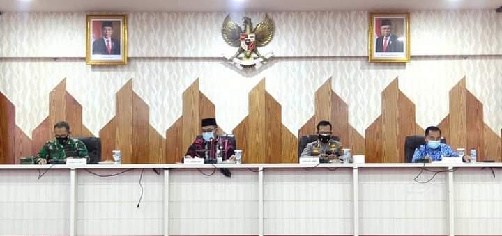 Rapat koordinasi lanjutan vaksinasi covid-19 Provinsi Jambi di ruang pola kantor gubernur Jambi.