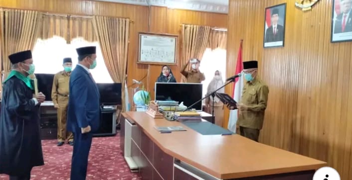Bupati Kerinci, Adirozal melantik Asraf sebagai Pj Sekda Kabupaten Kerinci.