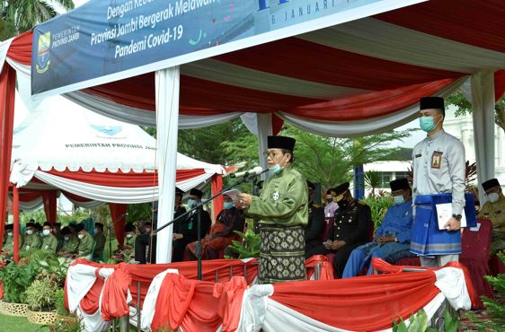 Gubernur Jambi Fachrori Umar