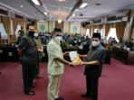 Wako AJB serahkan tiga Ranperda ke DPRD Sungai Penuh.