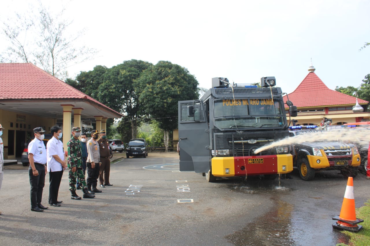 Apel gelar pasukan dalam rangka kesiapsiagaan kebakaran hutan dan lahan (Karhutla) di lapangan Polres Muaro Jambi.