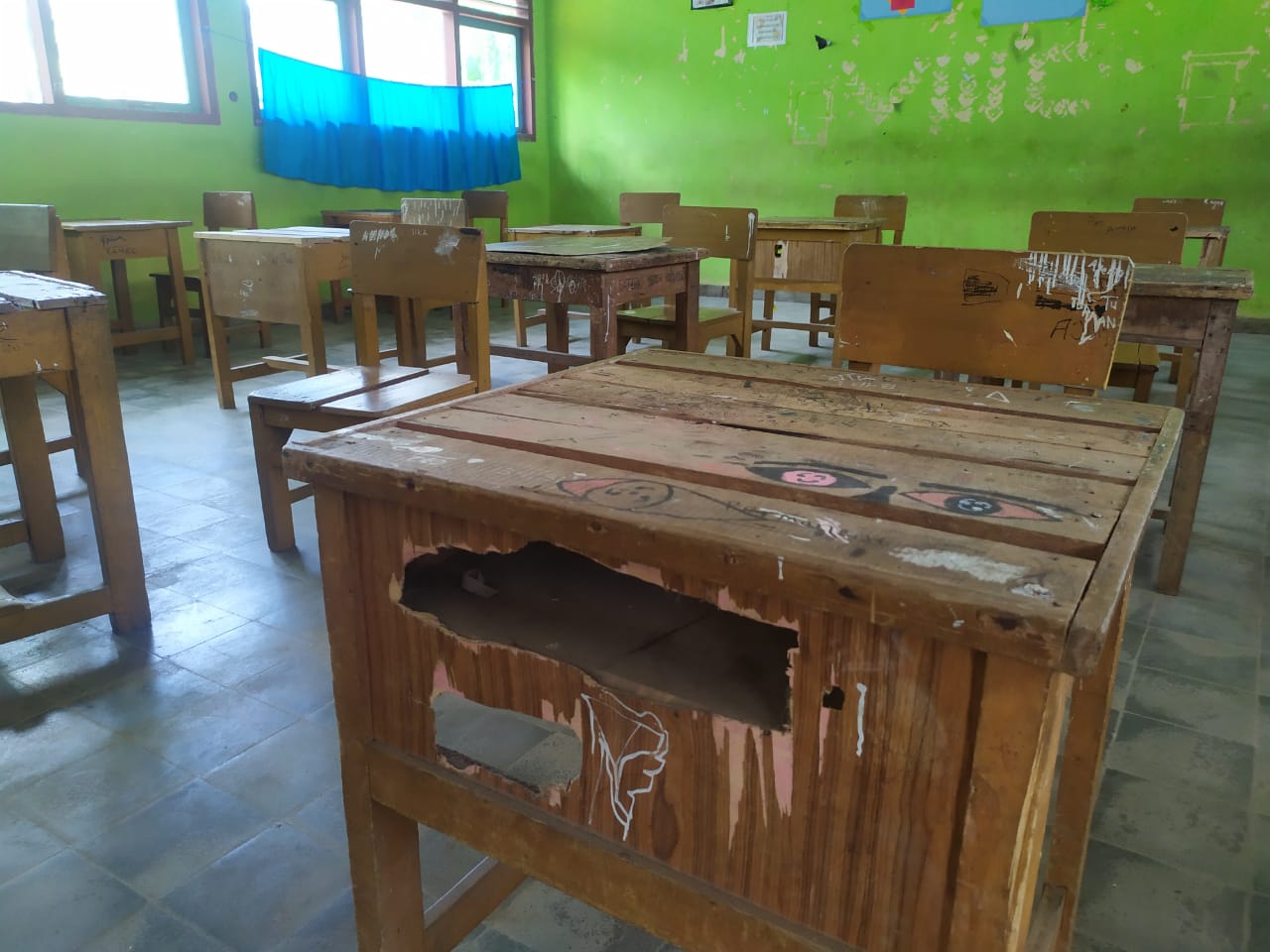 kondisi mobiler SMP Negeri 1 Muaro Jambi kebanyakan telah rusak berat.