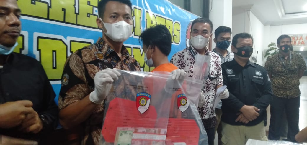 Polda Jambi rilis penangkapan tersangka penyedia investasi bodong SR.