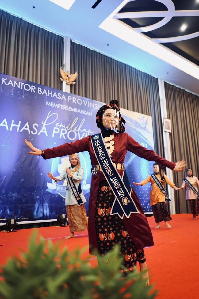 Shafira Deiktya Emte