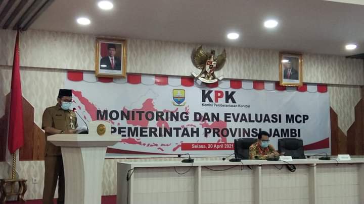 Sekda Provinsi Jambi H. Sudirman, S.H membuka secara resmi Rapat Monitoring dan Evaluasi Monitoring Centre for Prevention (MCP).