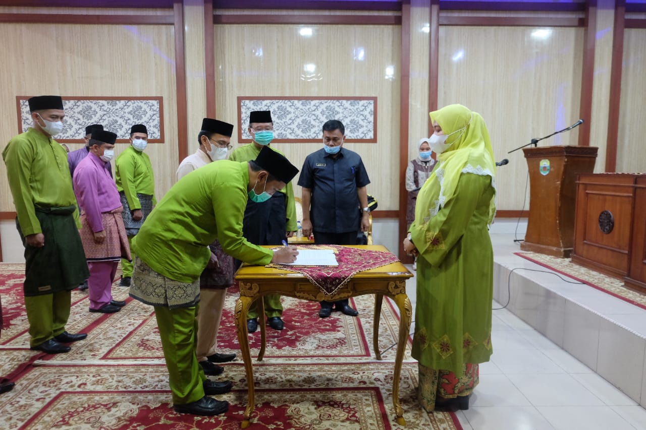 Bupati Masnah lantik pejabat di lingp Setda Muaro Jambi.