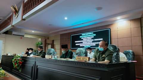 Ketua DPRD Sungai Penuh H.Fajran saat acara serah terima penghargaan Nirwasita Tantra.