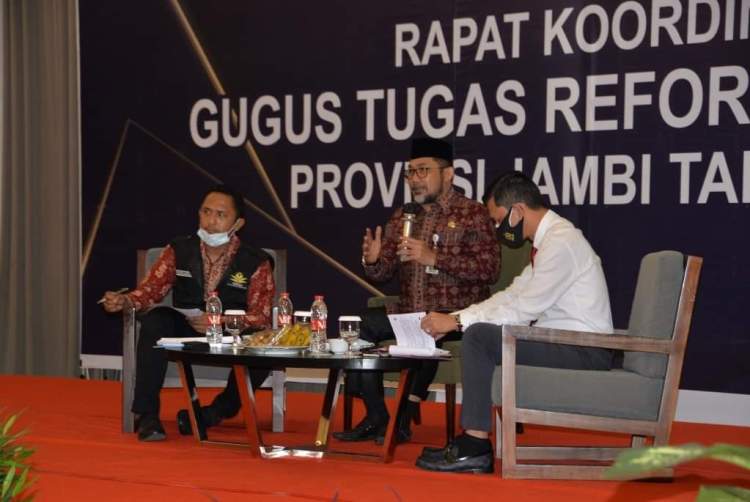 Sekda Sudirman saat menjadi narasumber dalam acara Rakor Gugus Reforma Agraria Provinsi Jambi.