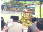 Bupati Kerinci saat menghadiri Sholat Hari Raya Idul Adha 10 Zulhijah 1442 H/2021 M di Lapangan Desa Koto Lua.