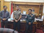 Ketua DPRD Provinsi Jambi saat bertemu dengan salah satu putra Jambi lulusan Akpol 2021.