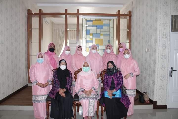 Wakil Ketua GOW Batanghari berfoto bersama dengan GOW Tebo.