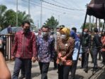 Bupati M.Fadhil saat mendapingi Pj Gubernur Jambi tinjau logistik PSU Pilgub Jambi.