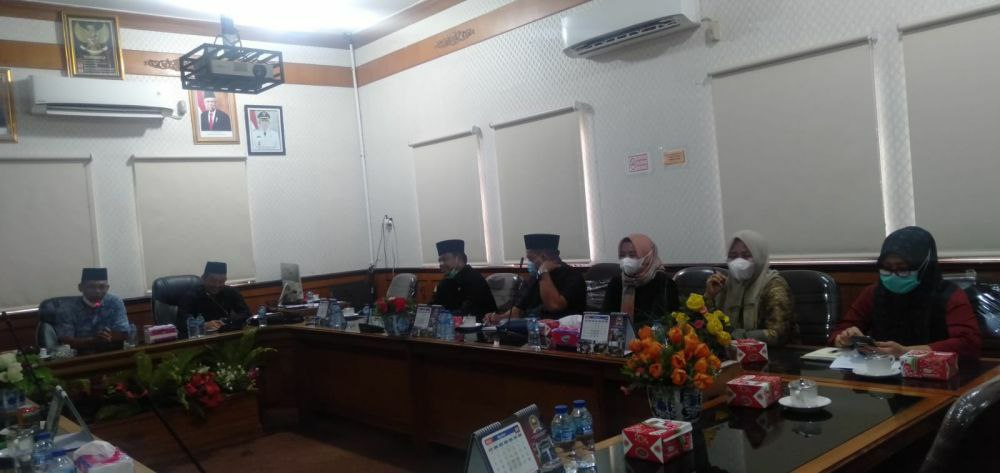 Wakil Ketua DPRD Muaro Jambi Ahmad Haikal saat memimpin pertemuan Kunker DPRD Batanghari.