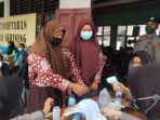 Kegiatan vaksinasi Covid-19 terhadap pelajar di Jaluko.