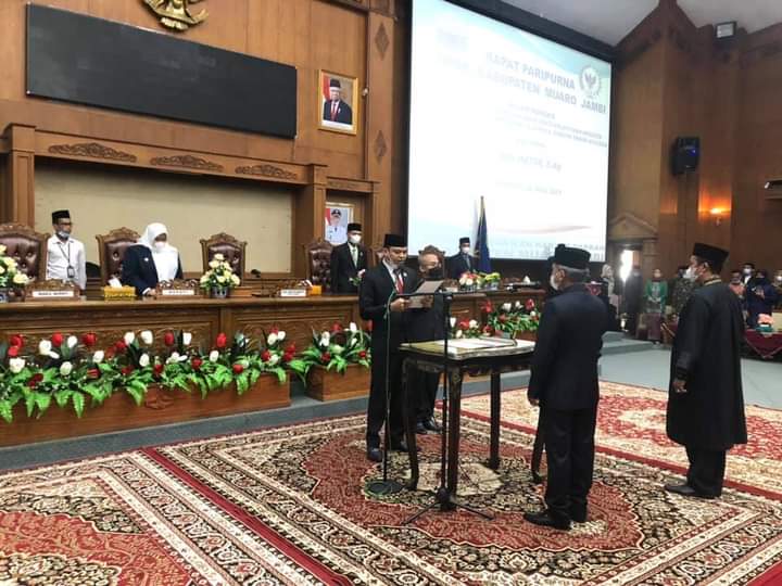 Paripurna pelantikan anggota DPRD Muaro Jambi Pengganti Antar Waktu (PAW).
