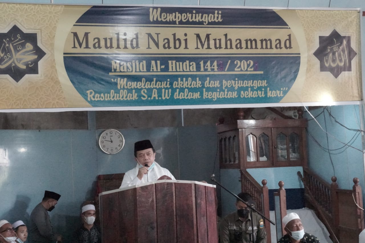 Gubernur Jambi Dr. H. Al Haris, saat mengikuti peringatan Maulid Nabi Muhammad SAW di Desa Merbau, Kecamatan Mendahara.