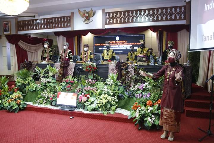 sidang paripurna HUT Kota Sungai Penuh.
