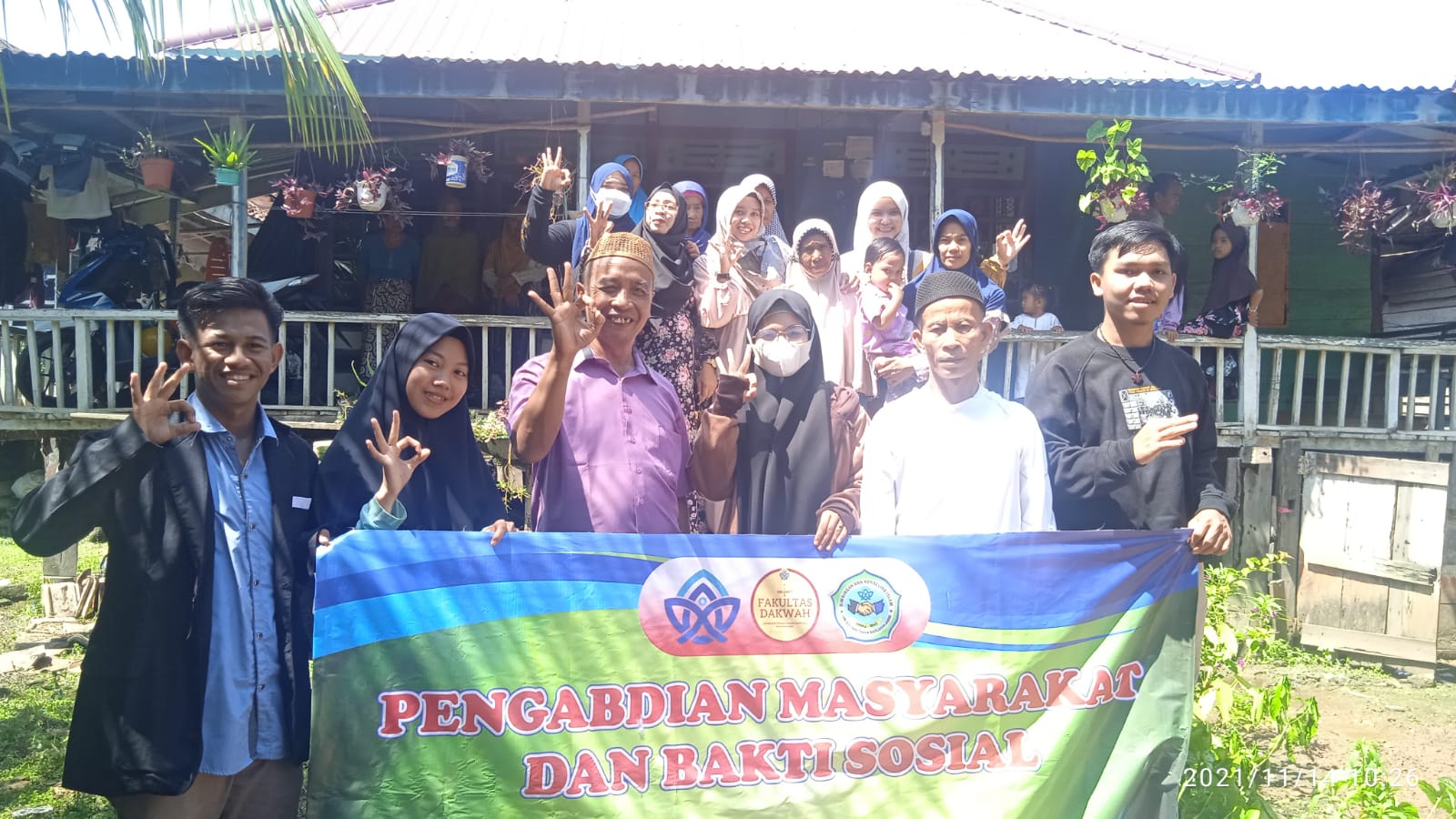 Program Studi Bimbingan Penyuluhan Islam (BPI) Fakultas Dakwah UIN Sulthan Thaha Saifuddin Jambi saat melaksanaan kegiatan bakti sosial di Desa Tantan.(Foto:Bujangdek/Jambipers.com).