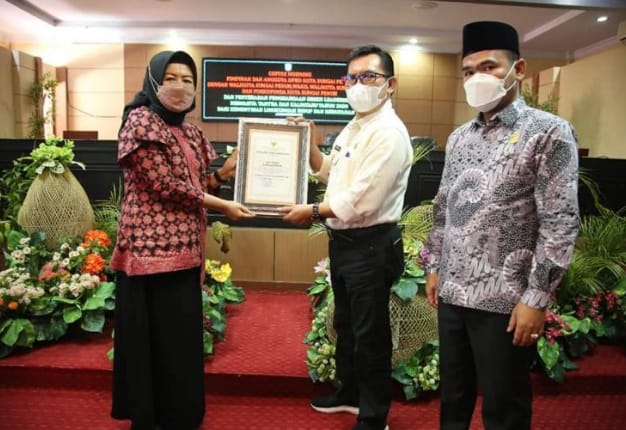 Wako Sungai Penuh terima penghargaan Kalpataru dari KLHK.