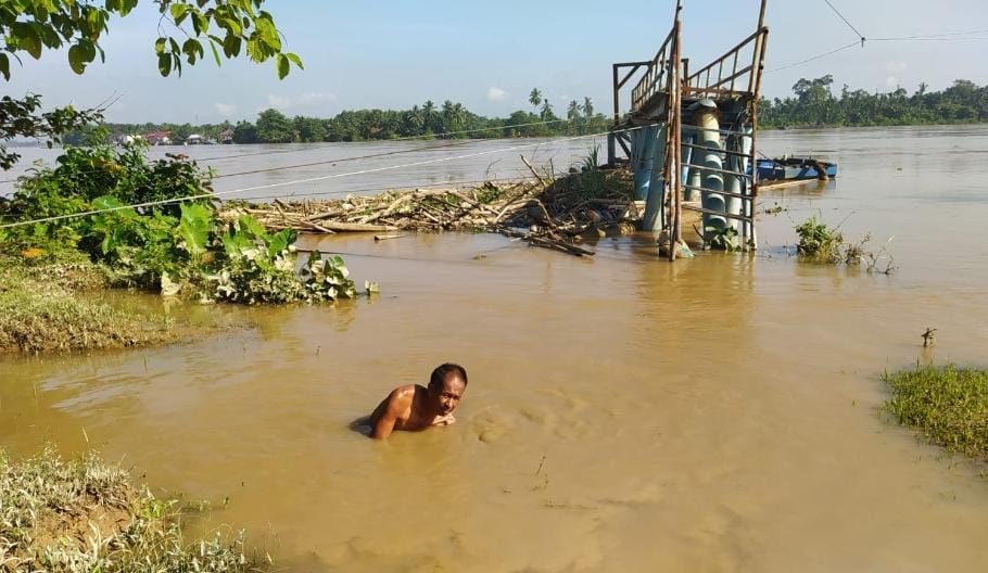 Pipa transmisi air baku Intake Tirta Muaro Jambi Unit Mendalo.