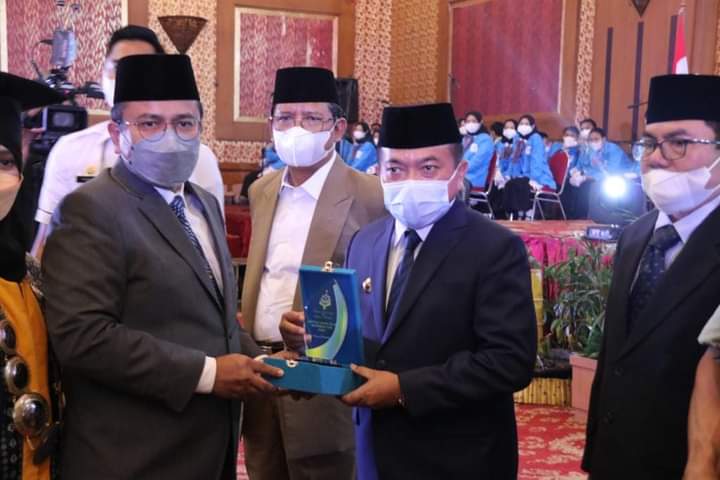 Gubernur Jambi, Al Haris hadiri wisuda sarjana angkatan ke 1 Institut Agama Islam Muhammad Azim (IAI MA).