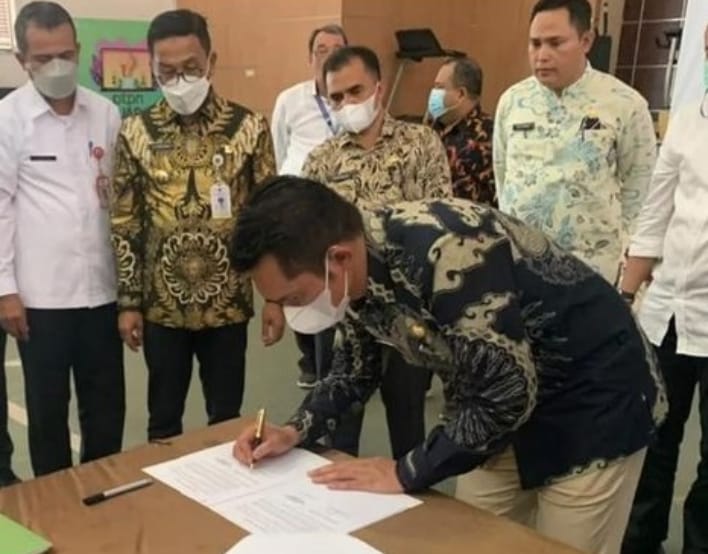 Wakil Wali Kota Alvia Santoni hadiri pertemuan 4 kepala daerah di Kantor Pusat PTPN VI.