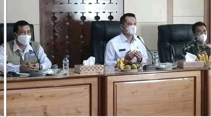 Wakil Wali Kota Alvia Santoni (Antos) saat mengikuti rapat koordinasi nasional penanggulangan bencana tahun 2022.