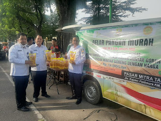 Giat Pangan Murah untuk atasi kelangkaan minyak goreng.