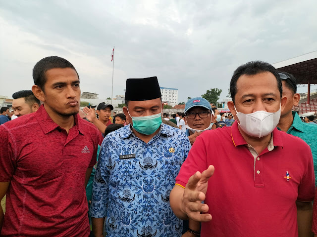 Wakil Bupati Muaro Jambi, Bambang Bayu Suseno, SP.,MM.,M. Si memberikan keterangan pers usai PS Muaro Jambi melaju ke Final Gubernur Cup 2022.