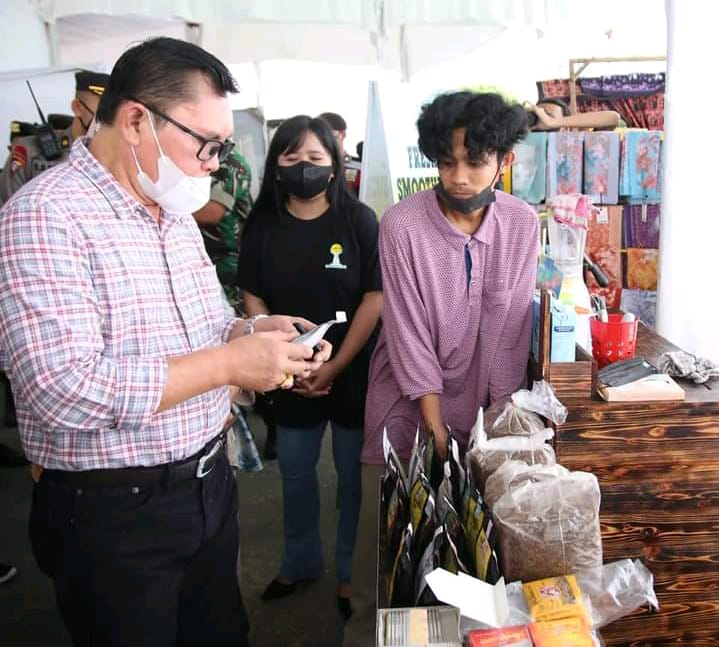 Wali Kota Sungai Penuh, Ahmadi Zubir membuka secara resmi HIPMI Fest Tahun 2022.