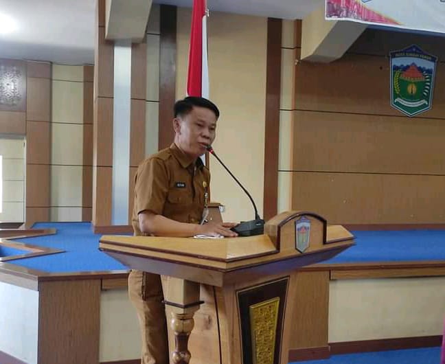 Pj. Sekda Pemkot Sungai Penuh, Alpian saat memberikan sambutan pada Forum/Lintas Perangkat Daerah dalam rangka penyusunan RKPD 2023.