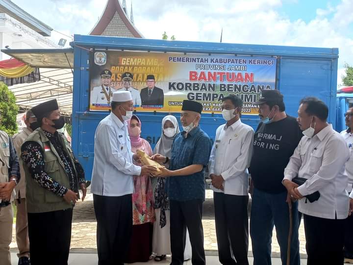 Pemkab Kerinci salurkan bantuan pada korban bencana gempa di Pasaman Barat.