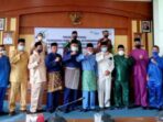 Berfoto bersama pada acara sosialisasi BPJS Ketenagakerjaan Sektor Jasa Kontruksi.