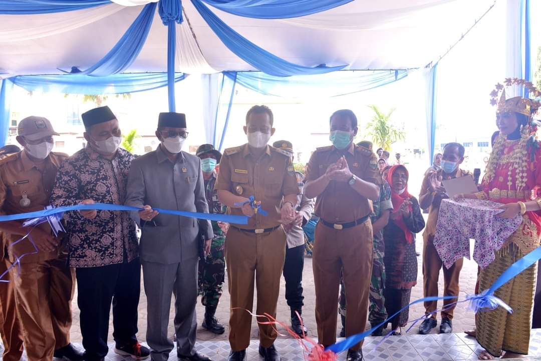 Peresmian Kantor Desa Terpadu di Desa Suka Makmur.