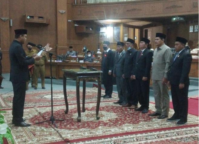 nji Ketua, Wakil Ketua, dan Anggota Badan Kehormatan DPRD Muaro Jambi.