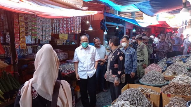 Sidak Komisi II DPRD Kota Sungai Penuh bersama Satgas Pangan Pemkot Sungai Penuh.