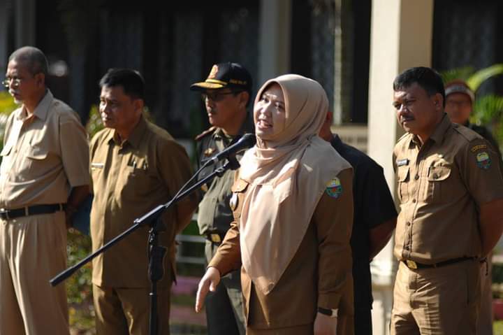 Bupati Masnah Busro.