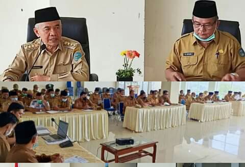 Bupati Kerinci Adirozal pimpin rapat.