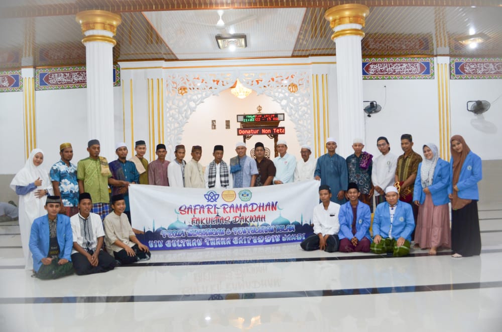 Kegiatan Safari Ramadhan Fakultas Dakwah UIN STS Jambi di Masjid Agung Darussalam, Desa Limbur Timur.