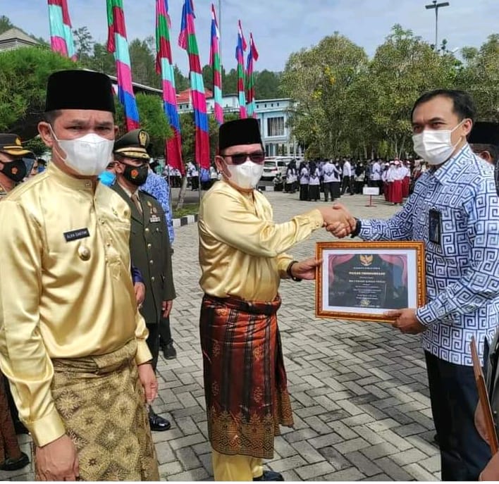 Wali Kota Sungai Penuh, Ahmadi Zubir